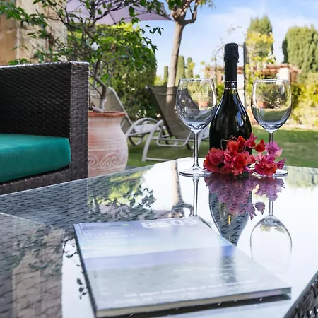2 Bedroom Kalypso With Private Garden, Aphrodite Hills Куклия