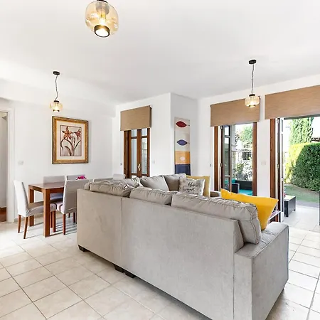 Lejlighed 2 Bedroom Kalypso With Private Garden, Aphrodite Hills *