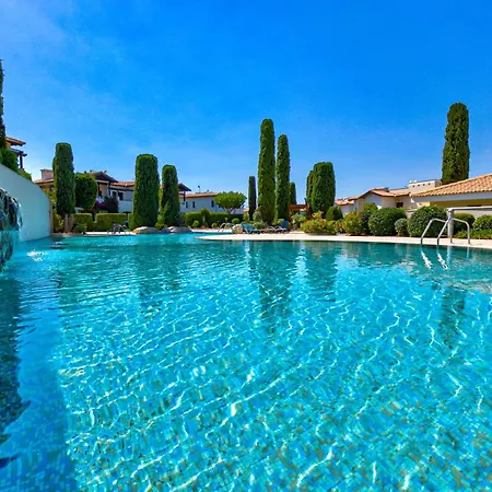 Апартаменты 2 Bedroom Kalypso With Private Garden, Aphrodite Hills *