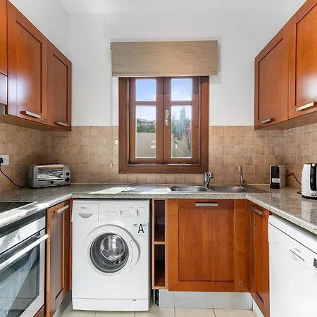 Апартаменты 2 Bedroom Kalypso With Private Garden, Aphrodite Hills *