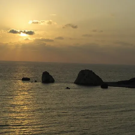 2 Bedroom Kalypso With Private Garden, Aphrodite Hills * Куклия