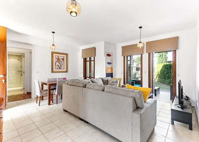 Apartamento 2 Bedroom Kalypso With Private Garden, Aphrodite Hills *