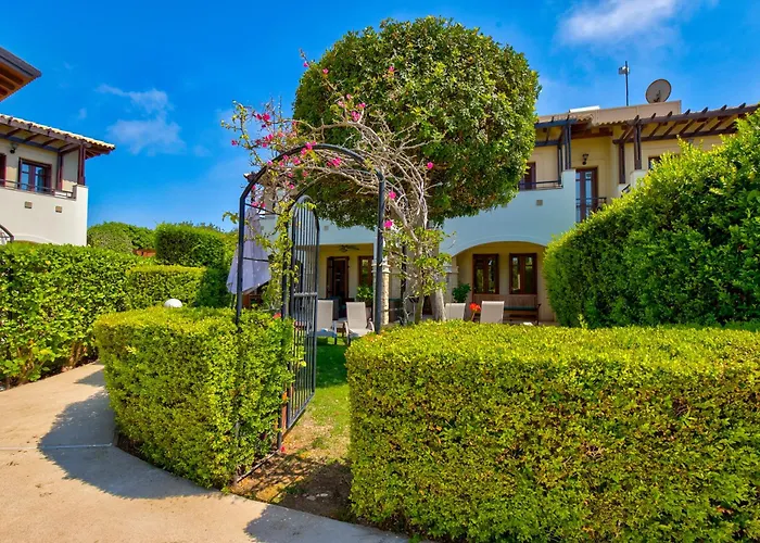 2 Bedroom Kalypso With Private Garden, Aphrodite Hills Apartamento Kouklia