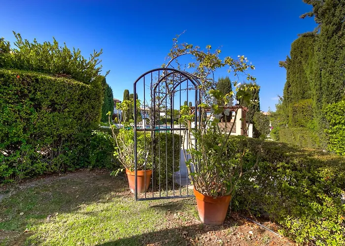 Apartamento 2 Bedroom Kalypso With Private Garden, Aphrodite Hills *